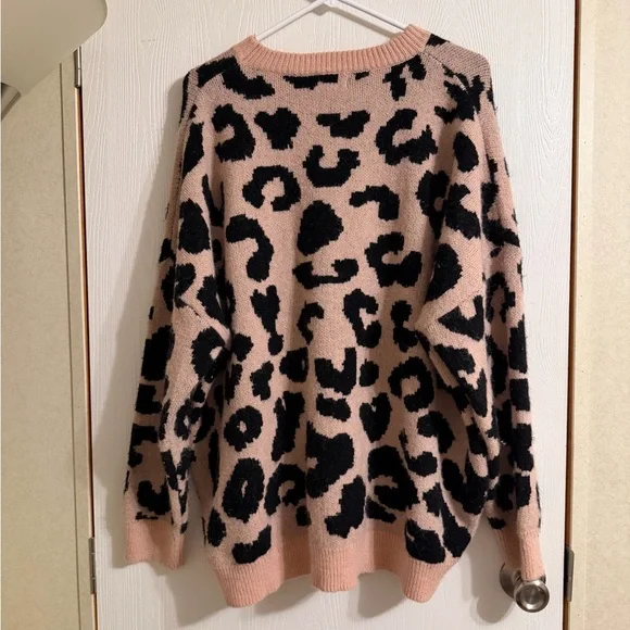 MACARON Blush Pink Leopard Print Oversized Sweater - Picture 3 of 8
